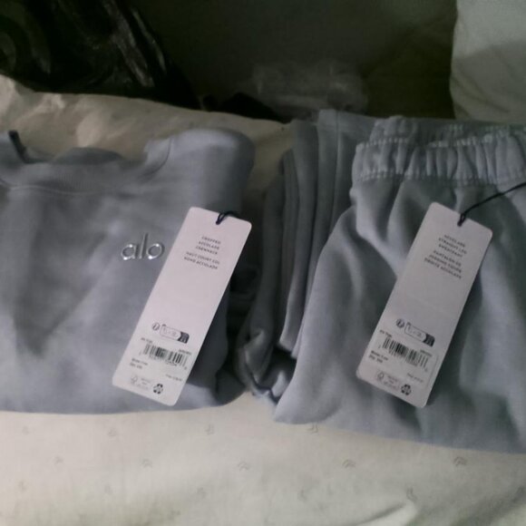 Alo Women's Yoga Sweat Suit - Picture 3 of 4